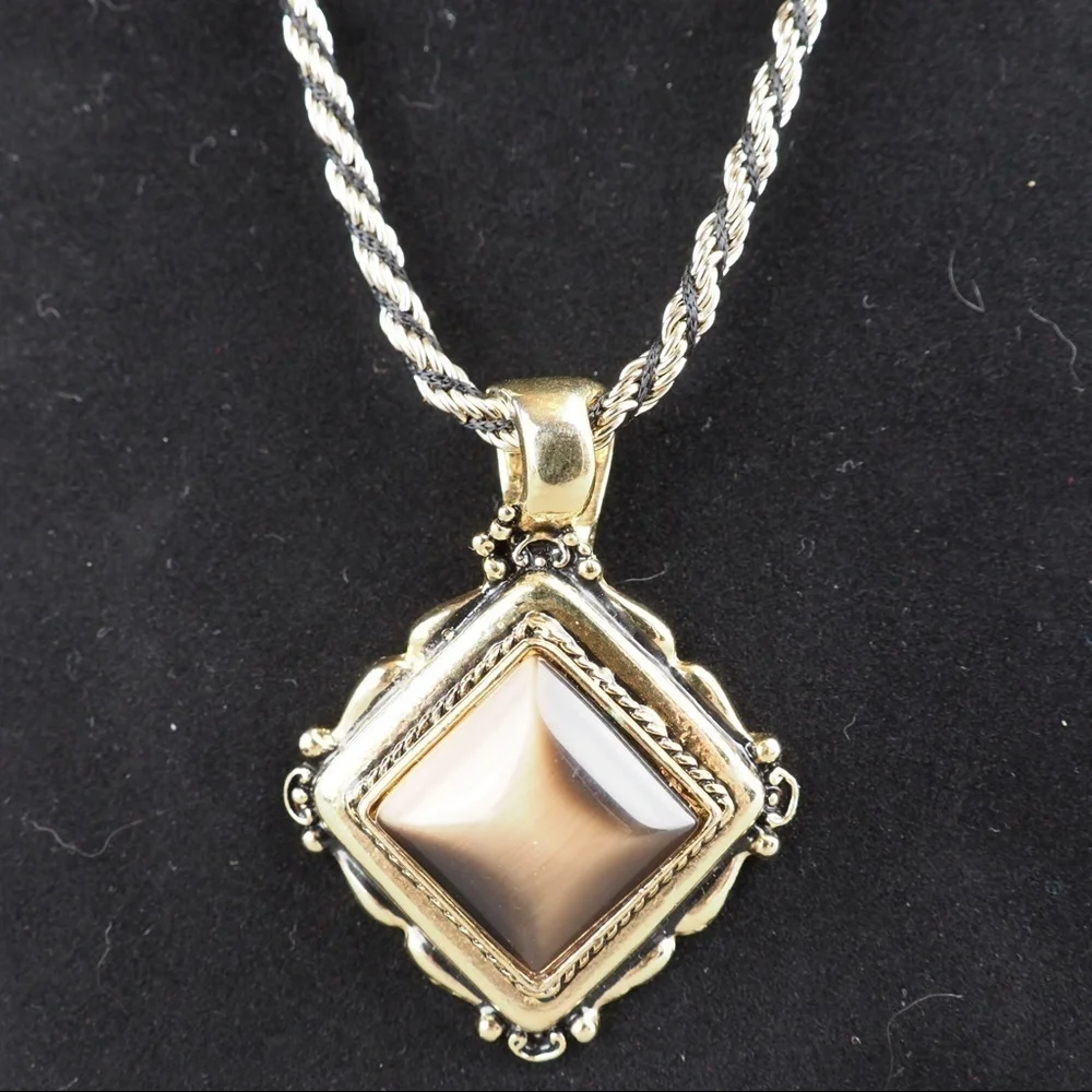 Unique brown gold pendant on thick rope chain